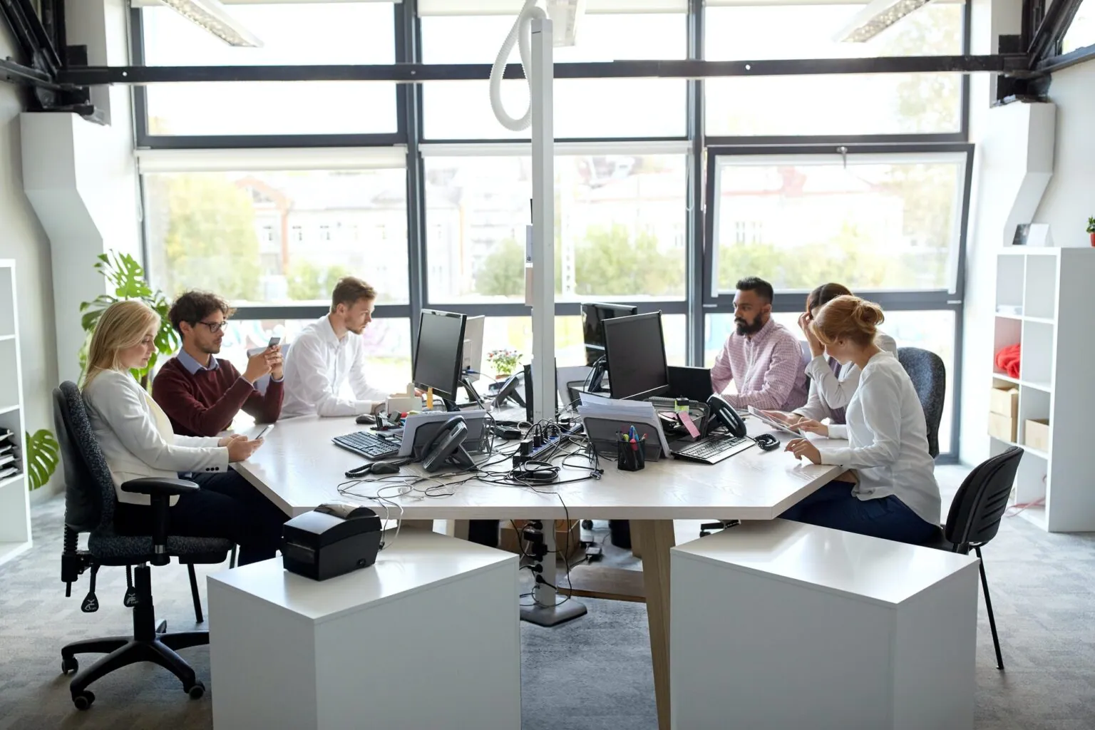DataVue Digital marketing team working together in the office